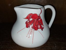 pichet rond decor rouge